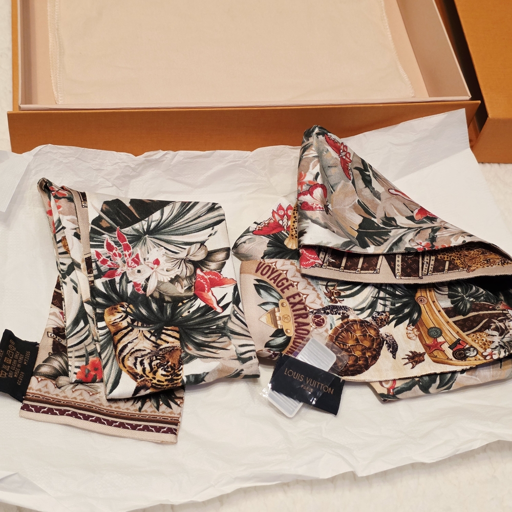 Authentic Louis Vuitton Voyage Extraordinaire Bandeau Tropical Print - Picture 3 of 16